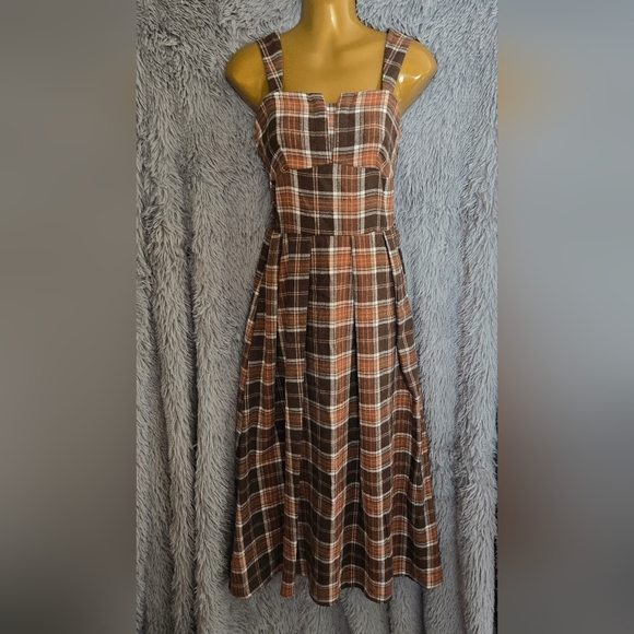 Dresses & Skirts - Plaid Brown Maxi Dress